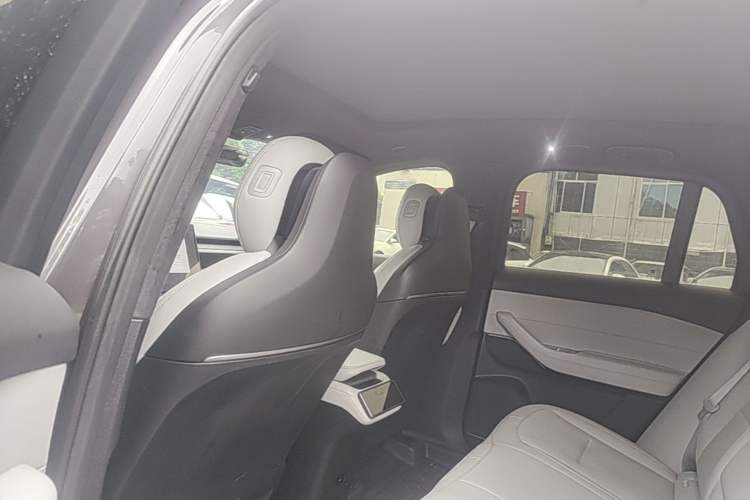 Used Nio ES6 2024 75 kWh Headliner