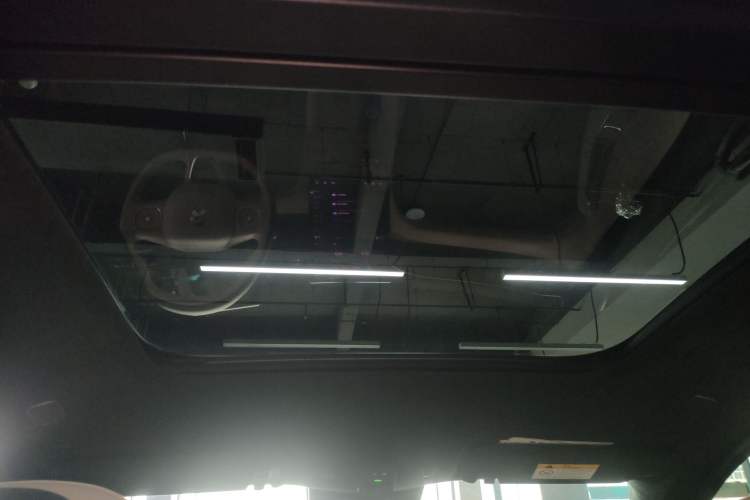 Used Nio ES6 2024 75 kWh Headliner