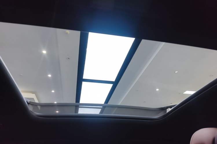 Used Nio ES6 2024 75 kWh Headliner