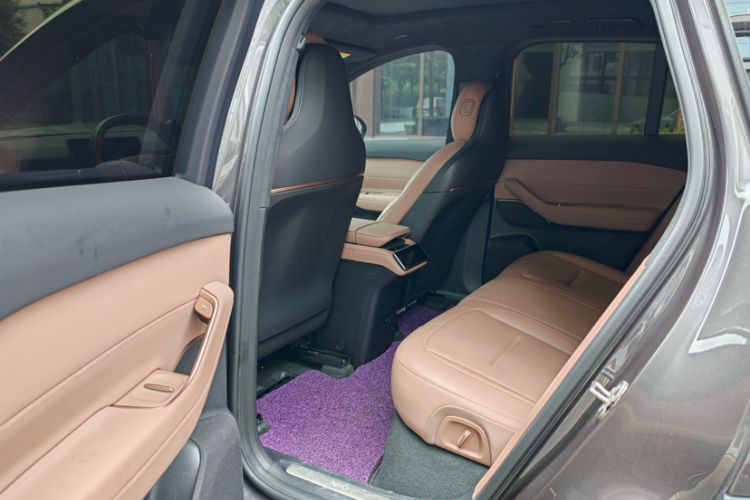 Used Nio ES6 2024 75 kWh Interior 1