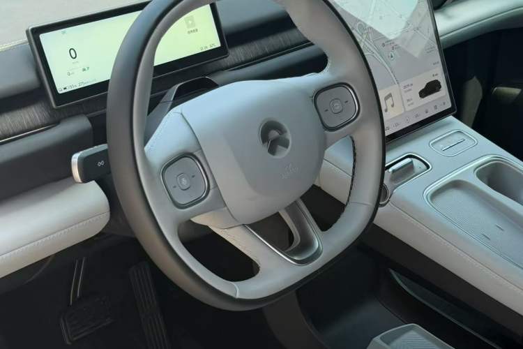 Used Nio ES6 2024 75 kWh Interior 2