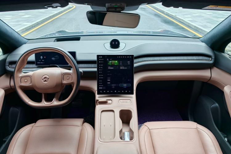 Used Nio ES6 2024 75 kWh Interior 2