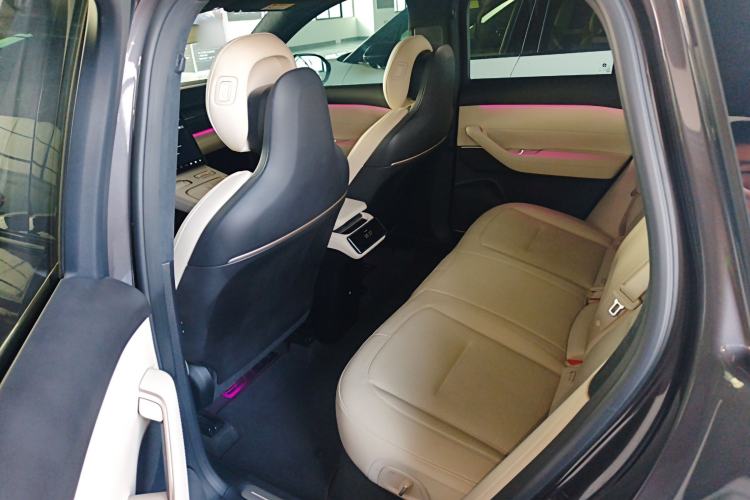 Used Nio ES6 2024 75 kWh Interior 4