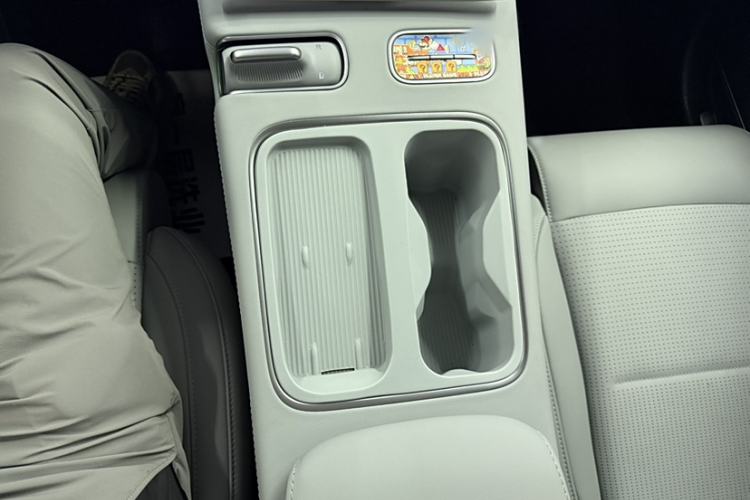 Used Nio ES6 2024 75 kWh Interior 5
