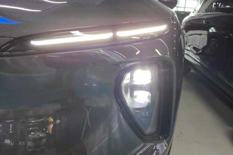 Used Nio ES6 2024 75 kWh Left Front Headlight