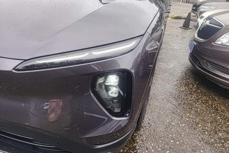 Used Nio ES6 2024 75 kWh Left Front Headlight