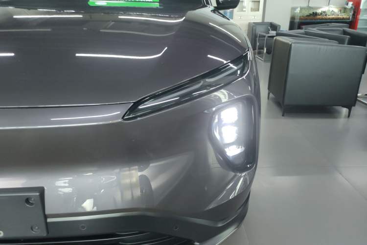 Used Nio ES6 2024 75 kWh Left Front Headlight