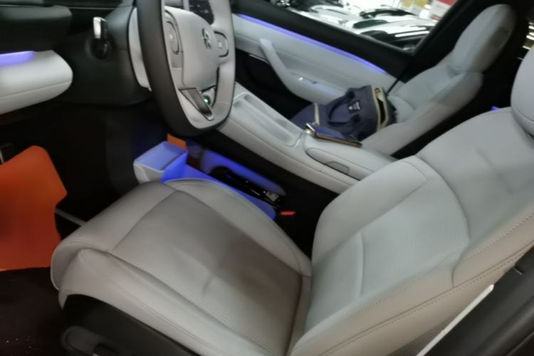 Used Nio ES6 2024 75 kWh Left Front Seat