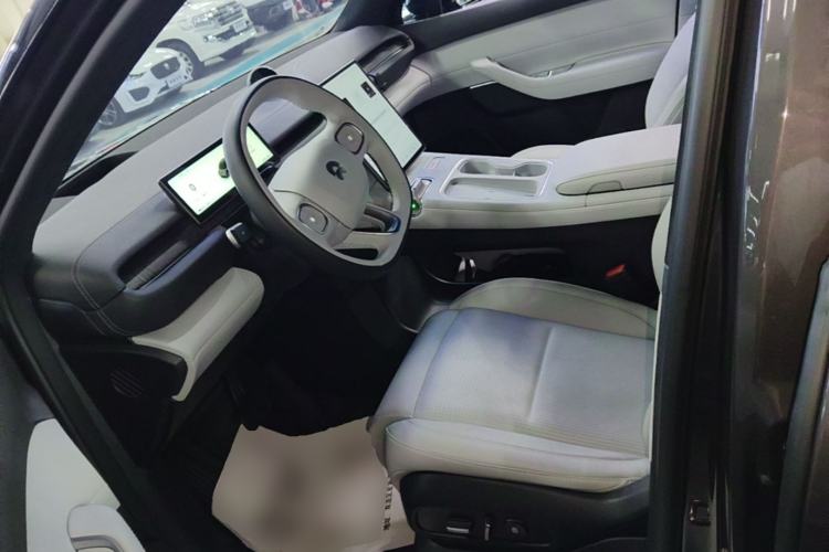 Used Nio ES6 2024 75 kWh Left Front Seat