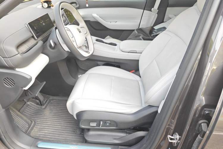 Used Nio ES6 2024 75 kWh Left Front Seat