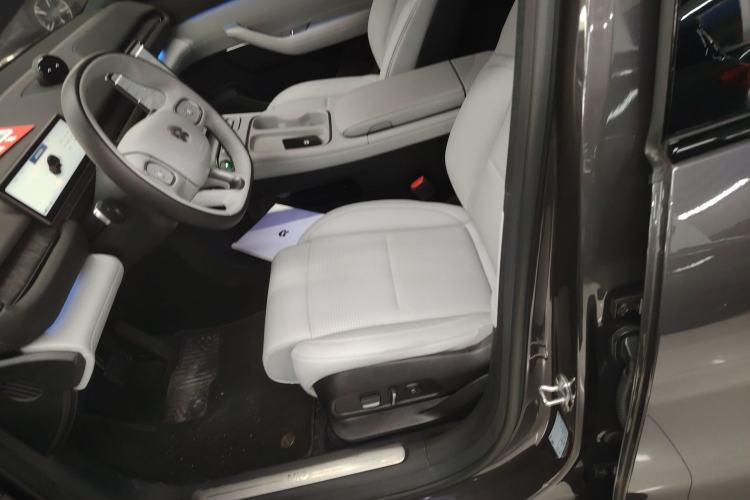 Used Nio ES6 2024 75 kWh Left Front Seat