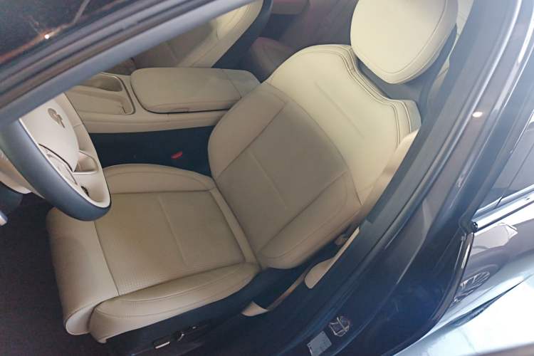 Used Nio ES6 2024 75 kWh Left Front Seat
