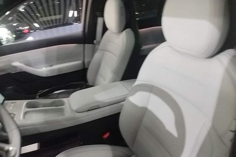 Used Nio ES6 2024 75 kWh Left Front Seat
