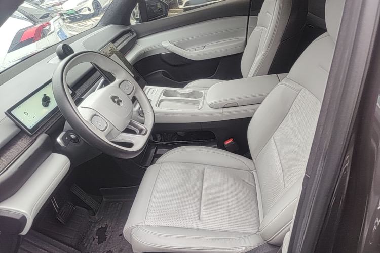 Used Nio ES6 2024 75 kWh Left Front Seat