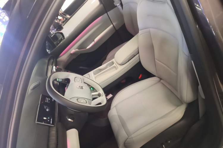 Used Nio ES6 2024 75 kWh Left Front Seat