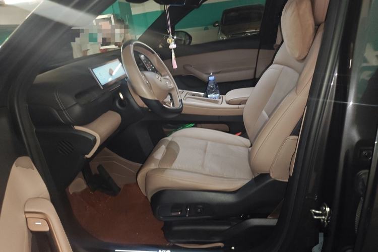 Used Nio ES6 2024 75 kWh Left Front Seat