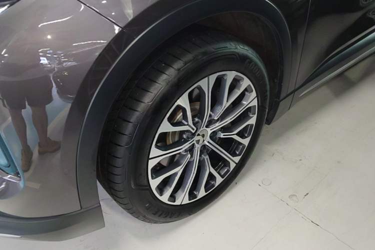 Used Nio ES6 2024 75 kWh Left Front Wheel Hub