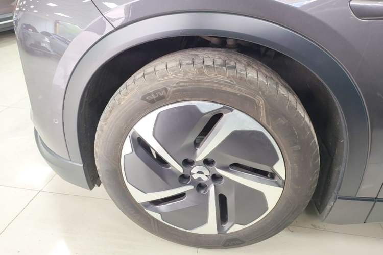 Used Nio ES6 2024 75 kWh Left Front Wheel Hub