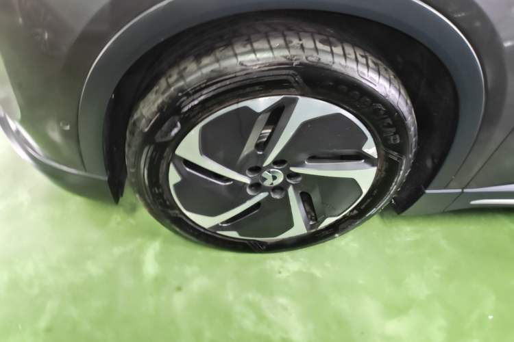Used Nio ES6 2024 75 kWh Left Front Wheel Hub