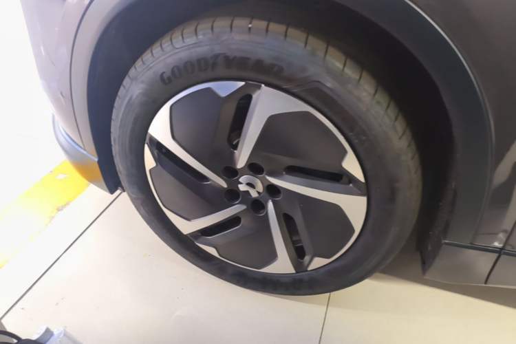 Used Nio ES6 2024 75 kWh Left Front Wheel Hub