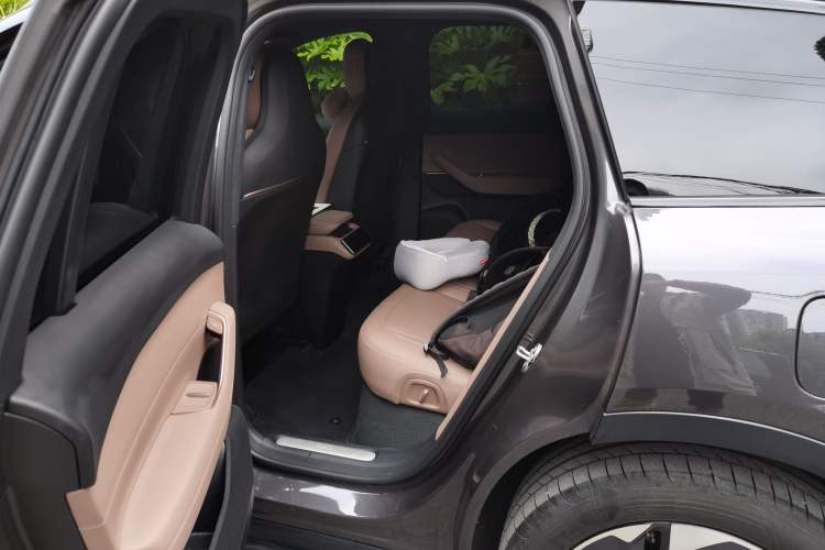 Used Nio ES6 2024 75 kWh Left Rear Seat
