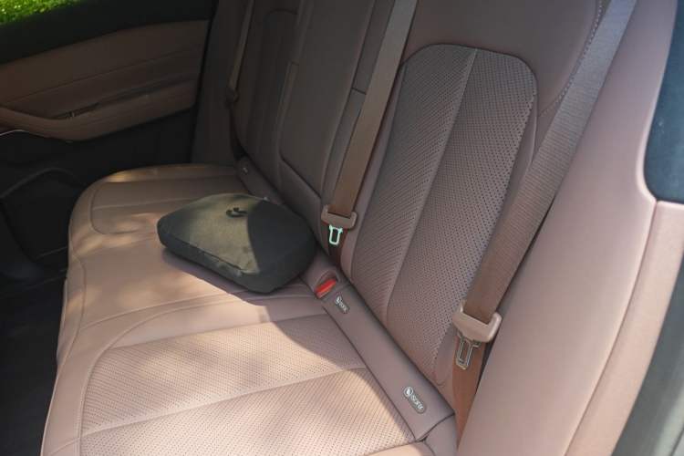 Used Nio ES6 2024 75 kWh Left Rear Seat