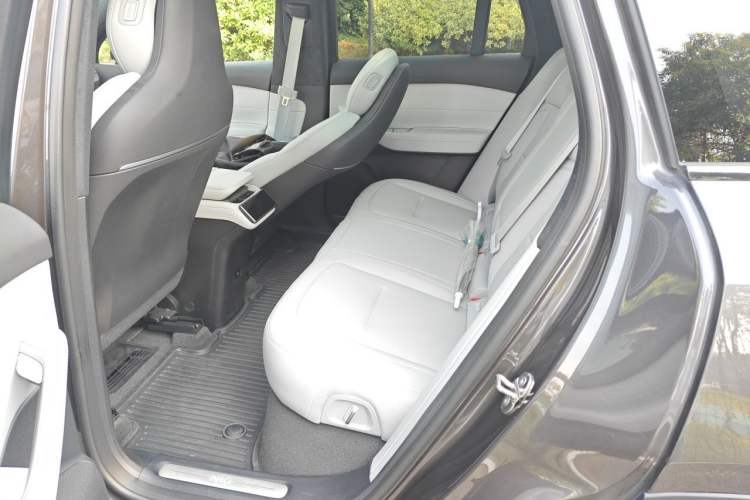 Used Nio ES6 2024 75 kWh Left Rear Seat