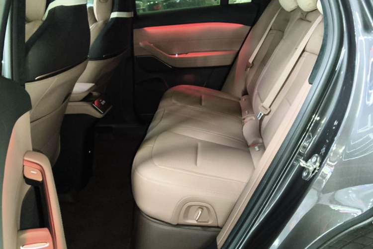 Used Nio ES6 2024 75 kWh Left Rear Seat