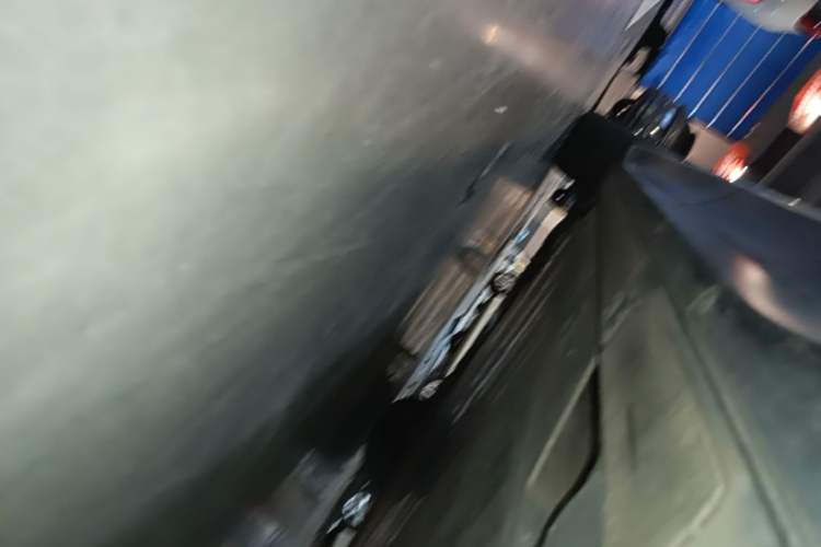Used Nio ES6 2024 75 kWh Left Side Sill
