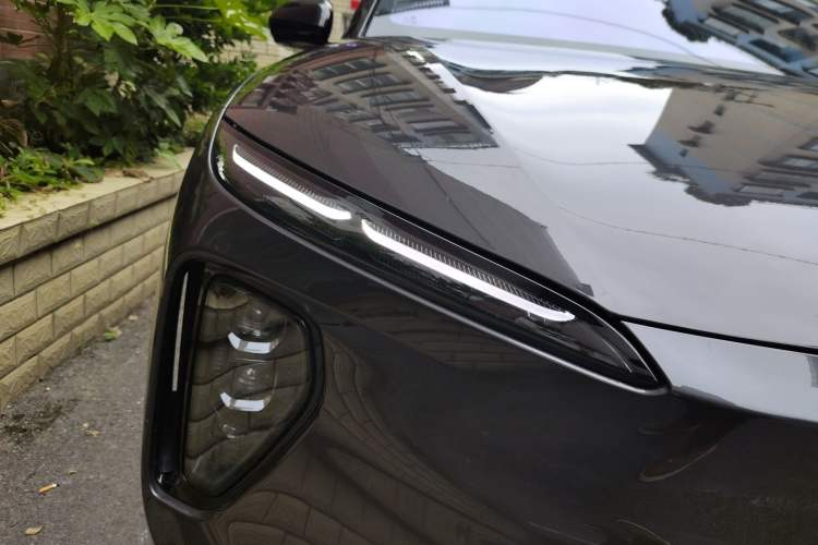 Used Nio ES6 2024 75 kWh Right Front Headlight