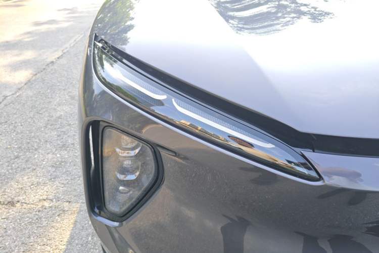 Used Nio ES6 2024 75 kWh Right Front Headlight