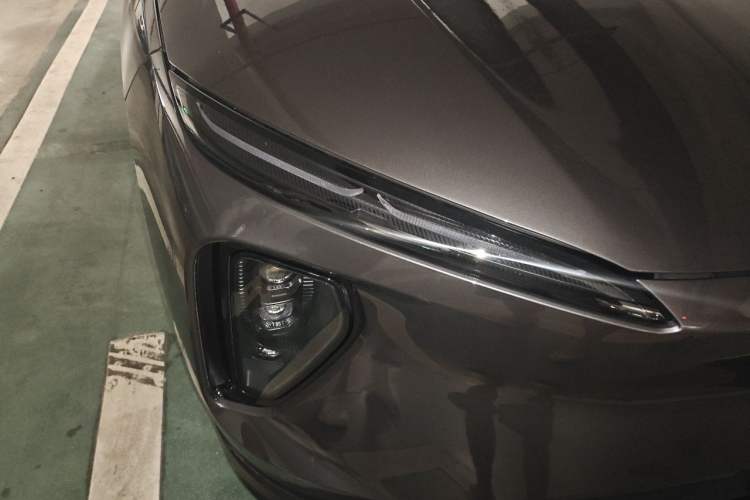 Used Nio ES6 2024 75 kWh Right Front Headlight