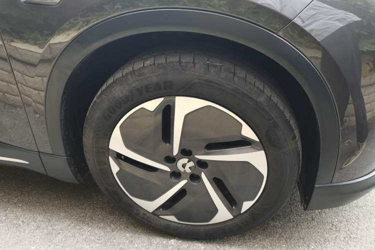 Used Nio ES6 2024 75 kWh Right Front Wheel Hub