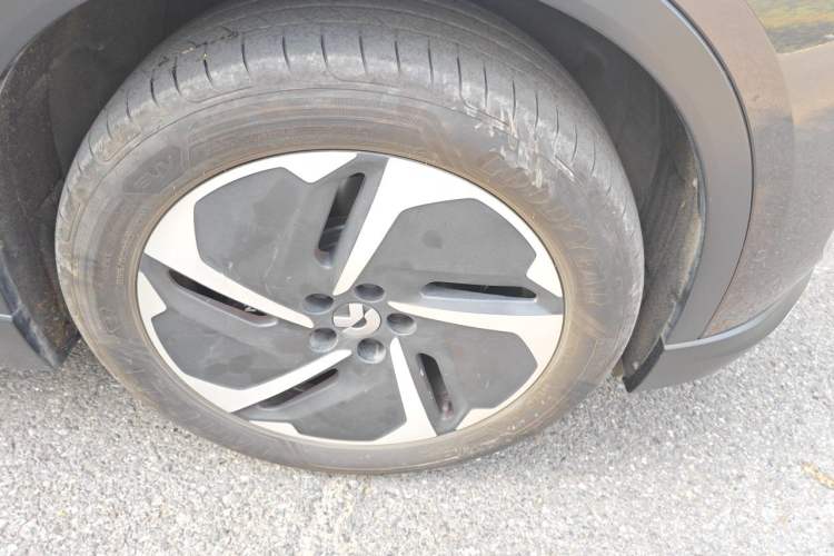 Used Nio ES6 2024 75 kWh Right Front Wheel Hub