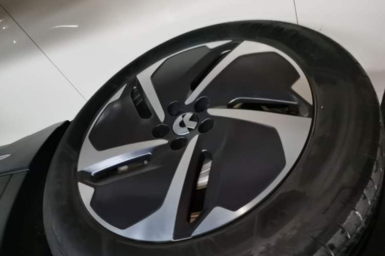Used Nio ES6 2024 75 kWh Right Rear Wheel Hub