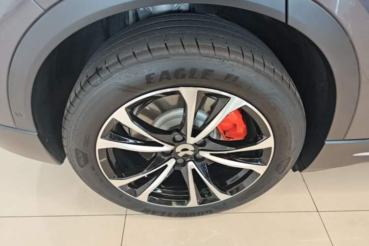 Used Nio ES6 2024 75 kWh Right Rear Wheel Hub