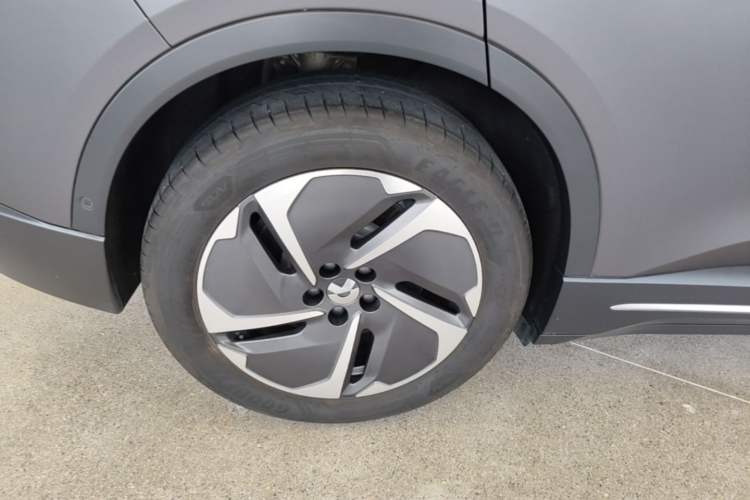 Used Nio ES6 2024 75 kWh Right Rear Wheel Hub