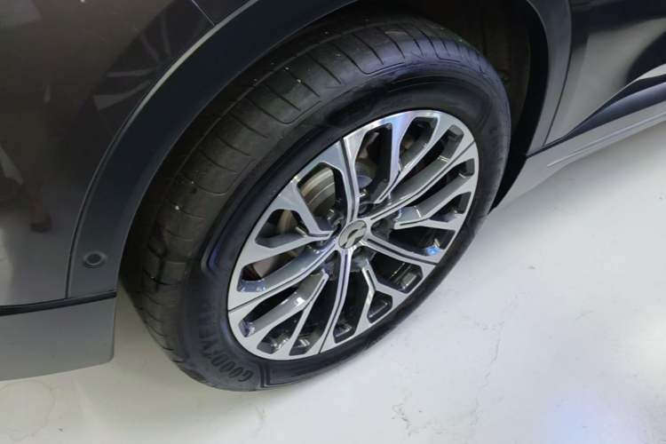 Used Nio ES6 2024 75 kWh Right Rear Wheel Hub