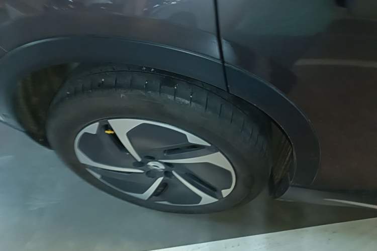 Used Nio ES6 2024 75 kWh Right Rear Wheel Hub