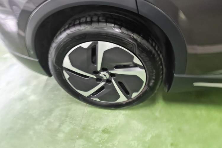 Used Nio ES6 2024 75 kWh Right Rear Wheel Hub