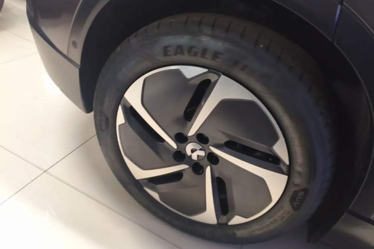 Used Nio ES6 2024 75 kWh Right Rear Wheel Hub