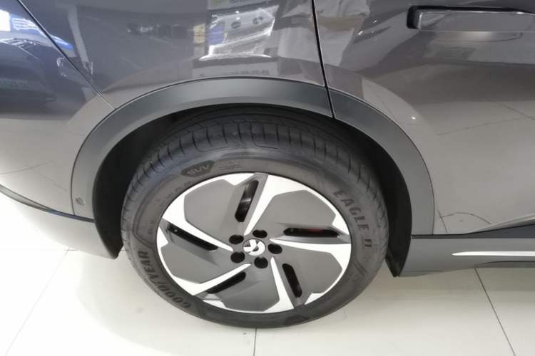 Used Nio ES6 2024 75 kWh Right Rear Wheel Hub
