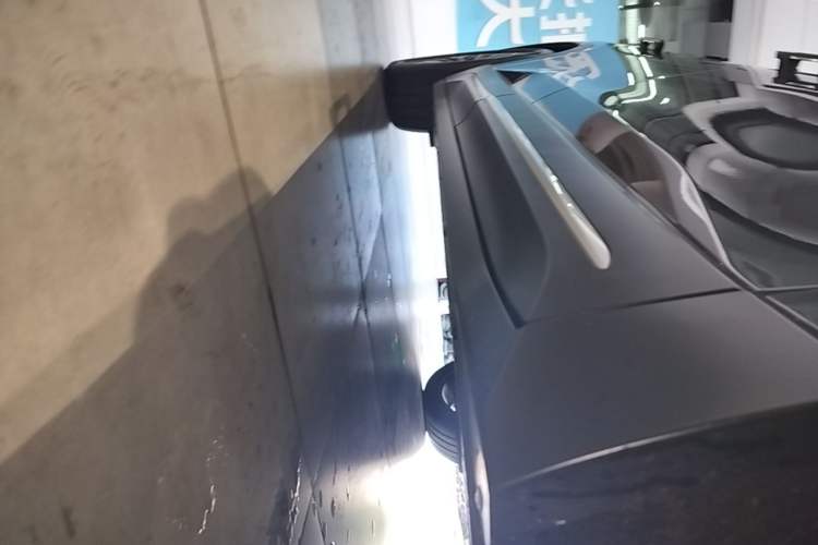 Used Nio ES6 2024 75 kWh Right Side Sill