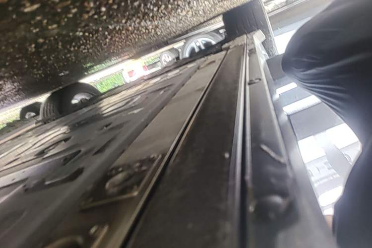 Used Nio ES6 2024 75 kWh Right Side Sill