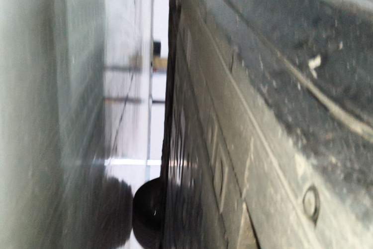 Used Nio ES6 2024 75 kWh Right Side Sill