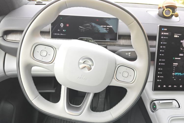 Used Nio ES6 2024 75 kWh Steering Wheel