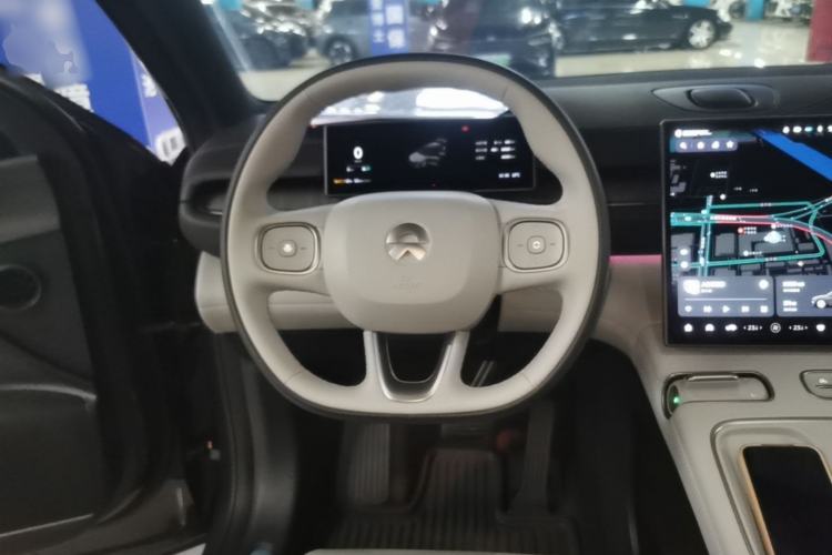 Used Nio ES6 2024 75 kWh Steering Wheel