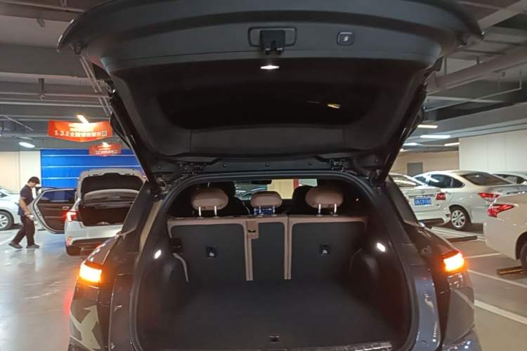Used Nio ES6 2024 75 kWh Trunk