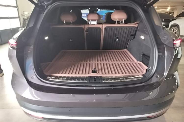 Used Nio ES6 2024 75 kWh Trunk