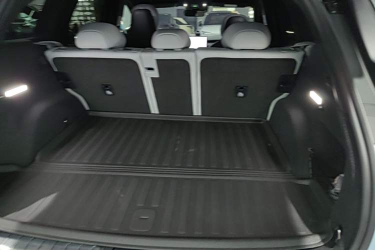 Used Nio ES6 2024 75 kWh Trunk